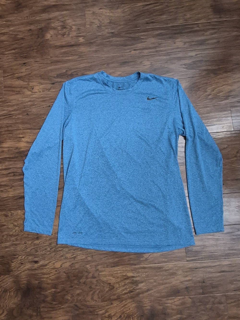Nike Men’s Long Sleeve Performance Tee in Heather Teal Blue